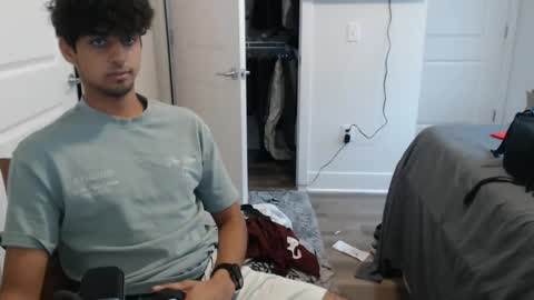 raymondg8596 online show from September 16, 6:33 pm