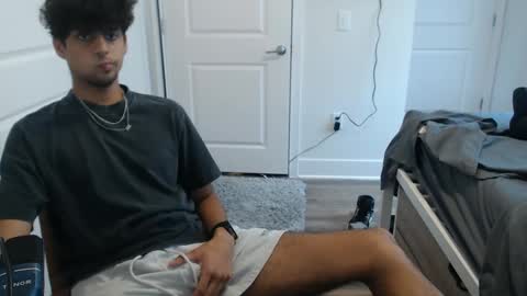 raymondg8596 online show from September 18, 7:29 pm