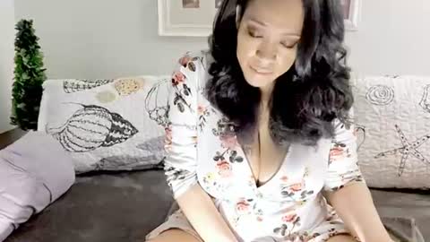 rayne woods online show from June 30, 1:10 pm