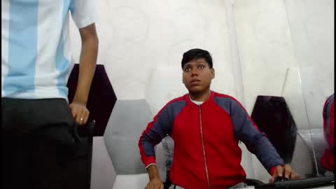 raystewart  online show from November 2, 2:22 am