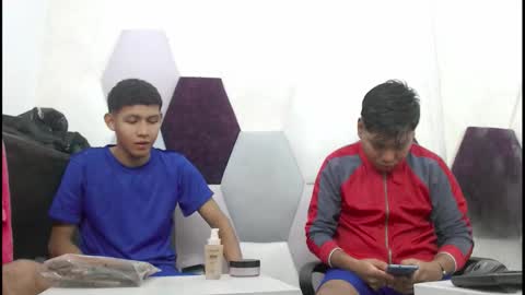 raystewart  online show from November 1, 2:12 am