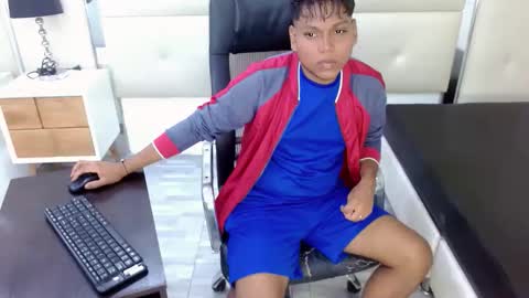 raystewart  online show from October 16, 3:39 am