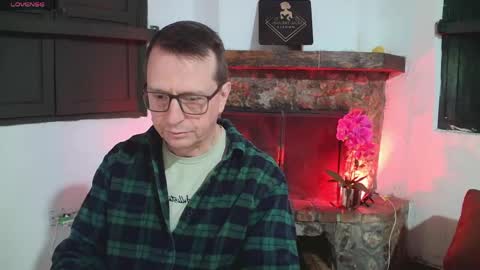 realdreamswc online show from May 16, 5:33 pm