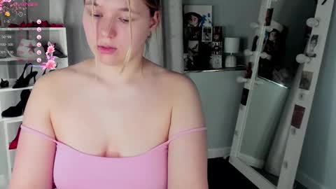 rebecca_____ online show from March 3, 7:26 am