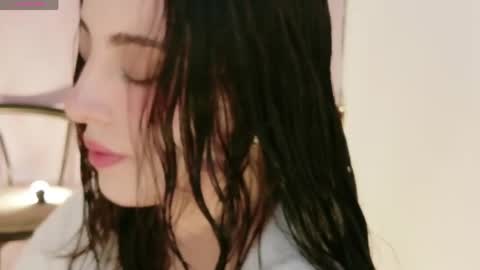 rebeccawhite_meow online show from May 7, 9:10 pm