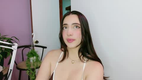 rebeccawhite_meow online show from April 22, 11:56 pm