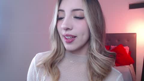 rebeccawhite_x online show from January 9, 4:19 am