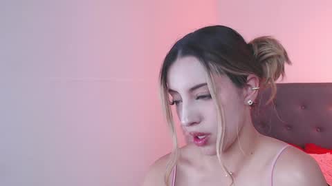 rebeccawhite_x online show from January 10, 10:50 am