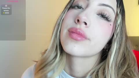 rebeccawhite_x online show from February 1, 4:56 am