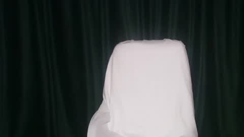 Rebekka  Nelson online show from April 18, 8:09 pm