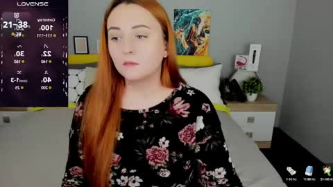 Snapshot of red_naughtyfox chatting on February 23, 5:29 pm Lessy Fox online show from February 23, 5:29 pm