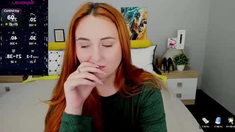 Snapshot of red_naughtyfox chatting on January 19, 10:39 pm Lessy Fox online show from January 19, 10:39 pm