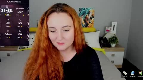 Snapshot of red_naughtyfox chatting on February 22, 11:35 pm Lessy Fox online show from February 22, 11:35 pm