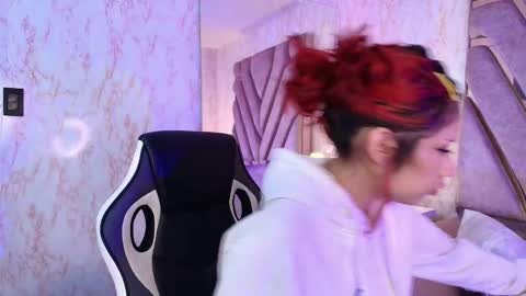 red_pandaa online show from January 10, 3:45 am