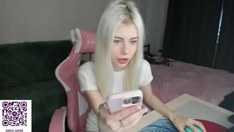 Erika online show from November 27, 8:44 am