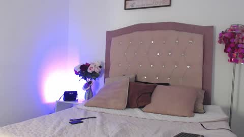 ANGELA online show from December 22, 9:10 pm