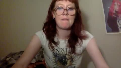 redcassie666 online show from April 13, 9:52 pm