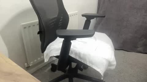 hornyslutbear online show from December 1, 2:26 pm