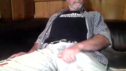 redfox60010 online show from April 23, 4:09 am