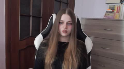 Lily online show from November 9, 2:48 am