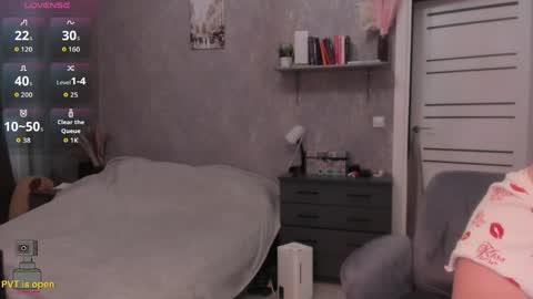 Stephanie online show from April 24, 11:01 am