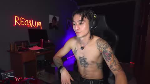 Red online show from December 15, 8:38 pm