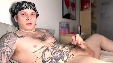 Snapshot of redrumbackwards chatting on February 11, 8:42 pm redrum online show from February 11, 8:42 pm