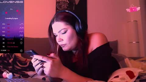 Snapshot of redyari chatting on December 6, 10:57 pm Red online show from December 6, 10:57 pm