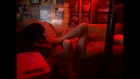 Snapshot of reeferleefer chatting on September 28, 1:36 am Lee online show from September 28, 1:36 am