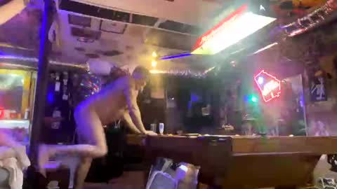 Lee online show from November 3, 3:18 am