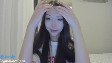 Snapshot of reginainspace chatting on October 28, 3:24 pm Regina online show from October 28, 3:24 pm