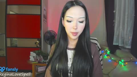 Snapshot of reginainspace chatting on December 30, 1:15 am Regina online show from December 30, 1:15 am