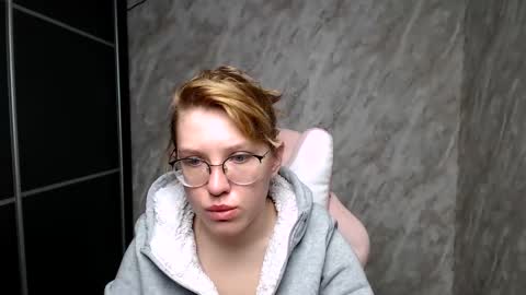 Regina online show from March 12, 2:52 am