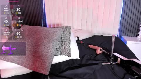 reginavegaa online show from March 5, 6:34 pm