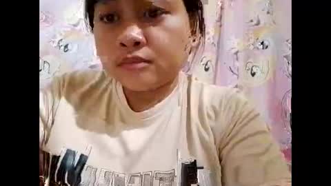 reign0000 online show from March 23, 1:10 am