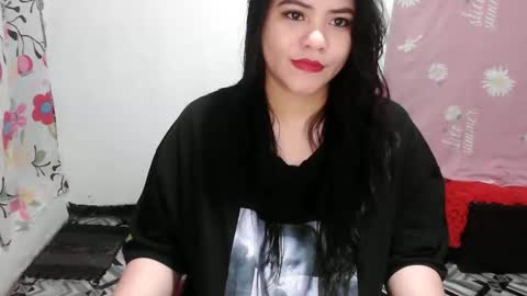 reign2525 online show from March 4, 3:31 pm