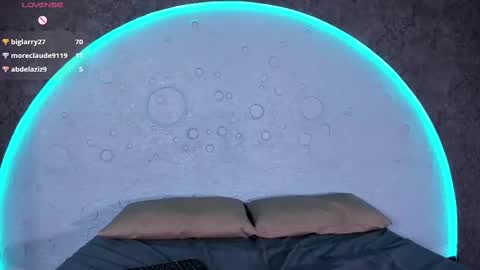 reiinachloe online show from September 18, 5:50 pm