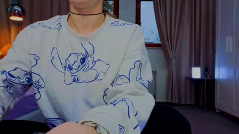 reina cummings online show from November 23, 6:33 am