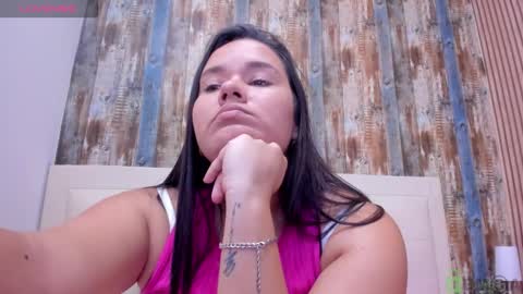 reina_loren online show from March 5, 3:59 am