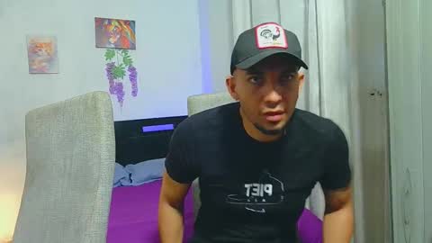 Snapshot of reina_paola chatting on October 27, 2:28 pm paola online show from October 27, 2:28 pm