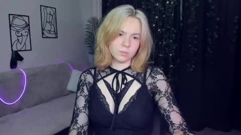 RemiPeach online show from May 8, 4:23 pm
