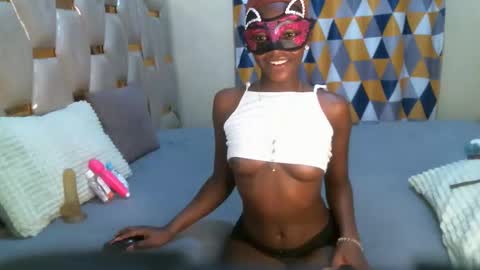 remmyqueen online show from April 21, 2:51 am