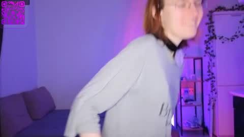 Claire online show from April 15, 7:58 pm