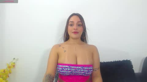 renatabrownn28 online show from April 23, 3:58 am