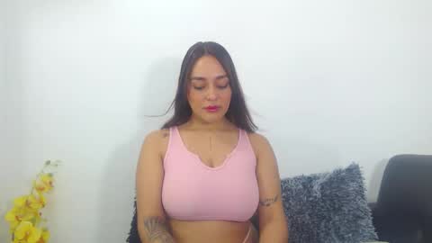 renatabrownn28 online show from April 9, 6:19 am