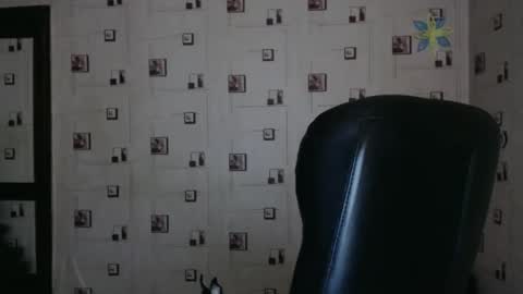 renataoia online show from February 11, 4:13 pm