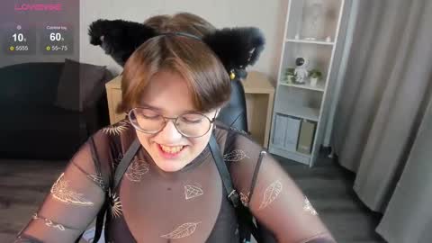 renee_turner online show from March 4, 8:24 am