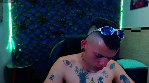 R E N E  online show from January 19, 1:44 pm