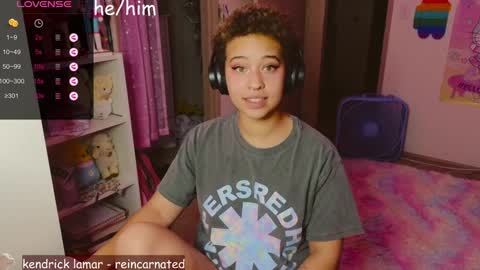 REN online show from December 3, 7:05 am