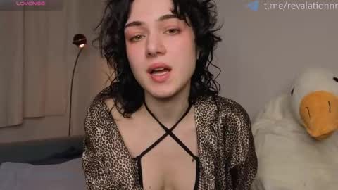 Ewiwi online show from February 8, 4:10 pm